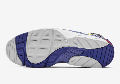 nike-air-trainer-huarache-679083_107-3