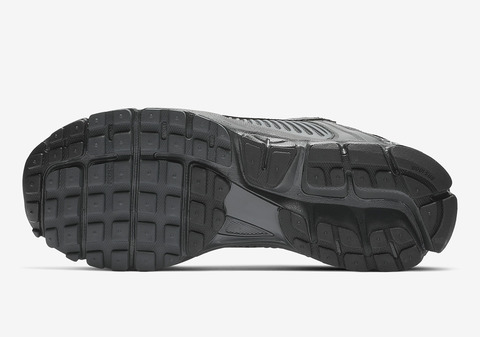nike-zoom-vomero-5-black-BV1358-002-1