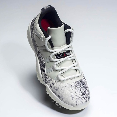 air-jordan-11-low-snakeskin-light-bone-cd6846-002-5