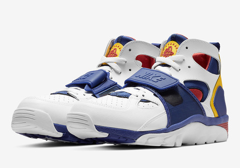 nike-air-trainer-huarache-679083_107-5