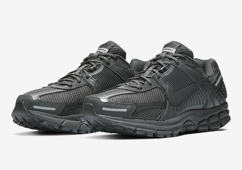 nike-zoom-vomero-5-black-BV1358-002-4